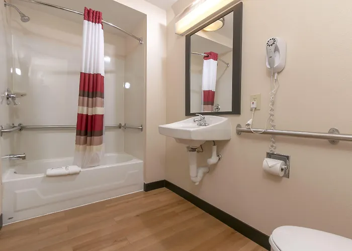 Red Roof Plus+ Columbus-ohio State Osu Hotel 3*