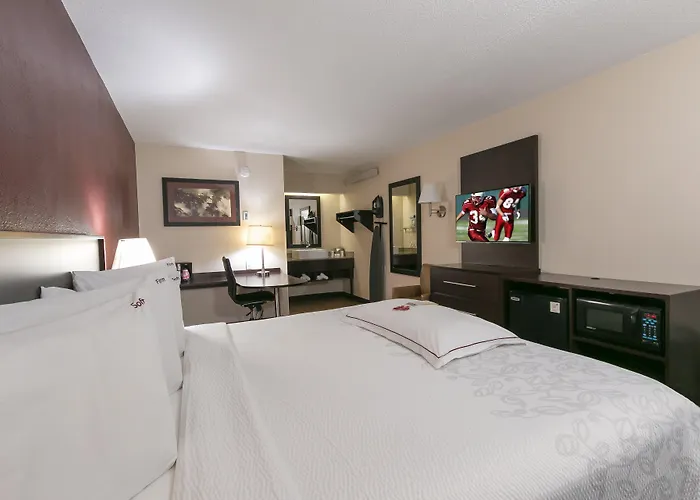 Red Roof Plus+ Columbus-ohio State Osu Hotel 3*